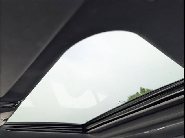 Used 2023 BMW 330e image 6