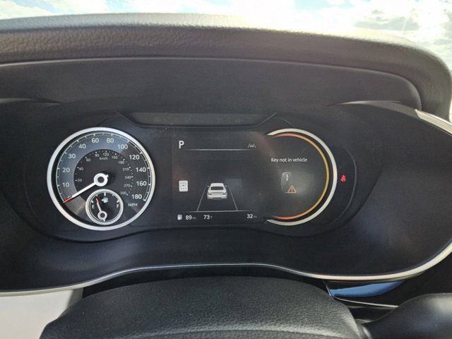 Used 2025 Genesis G70 2.5T RWD image 20