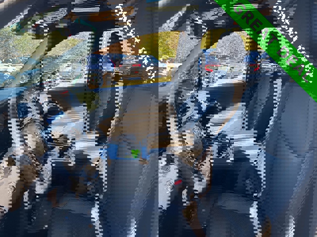 Used 2025 Toyota Sienna Platinum image 19