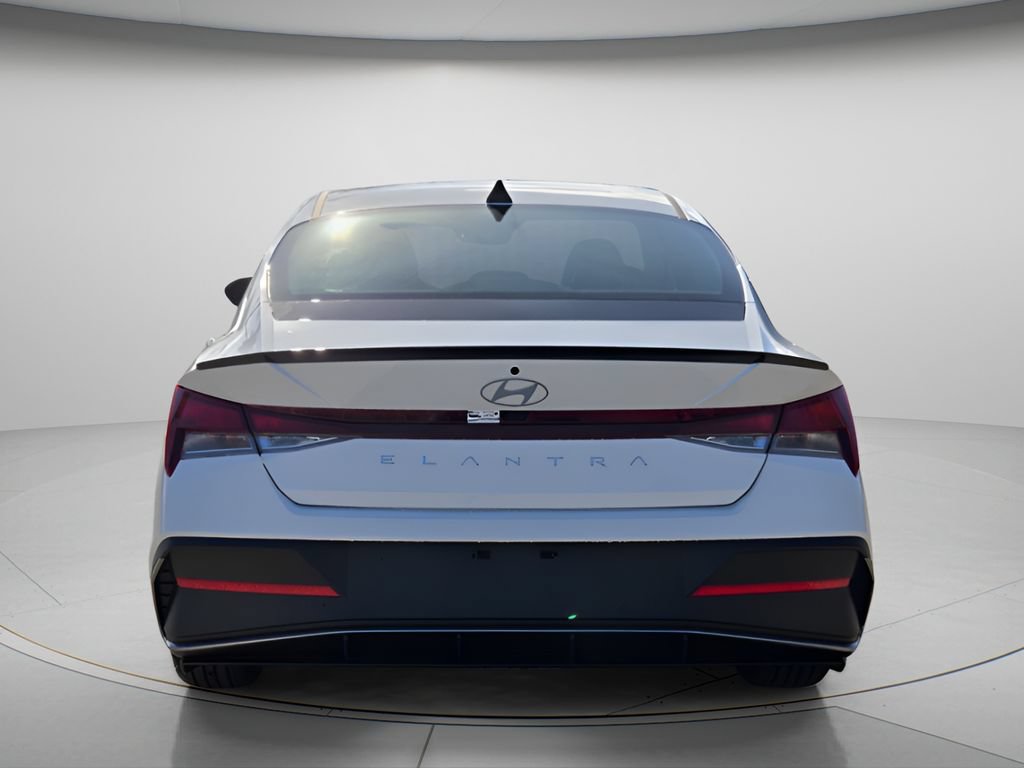 New 2026 Hyundai Elantra SEL Sport Premium FWD image 4
