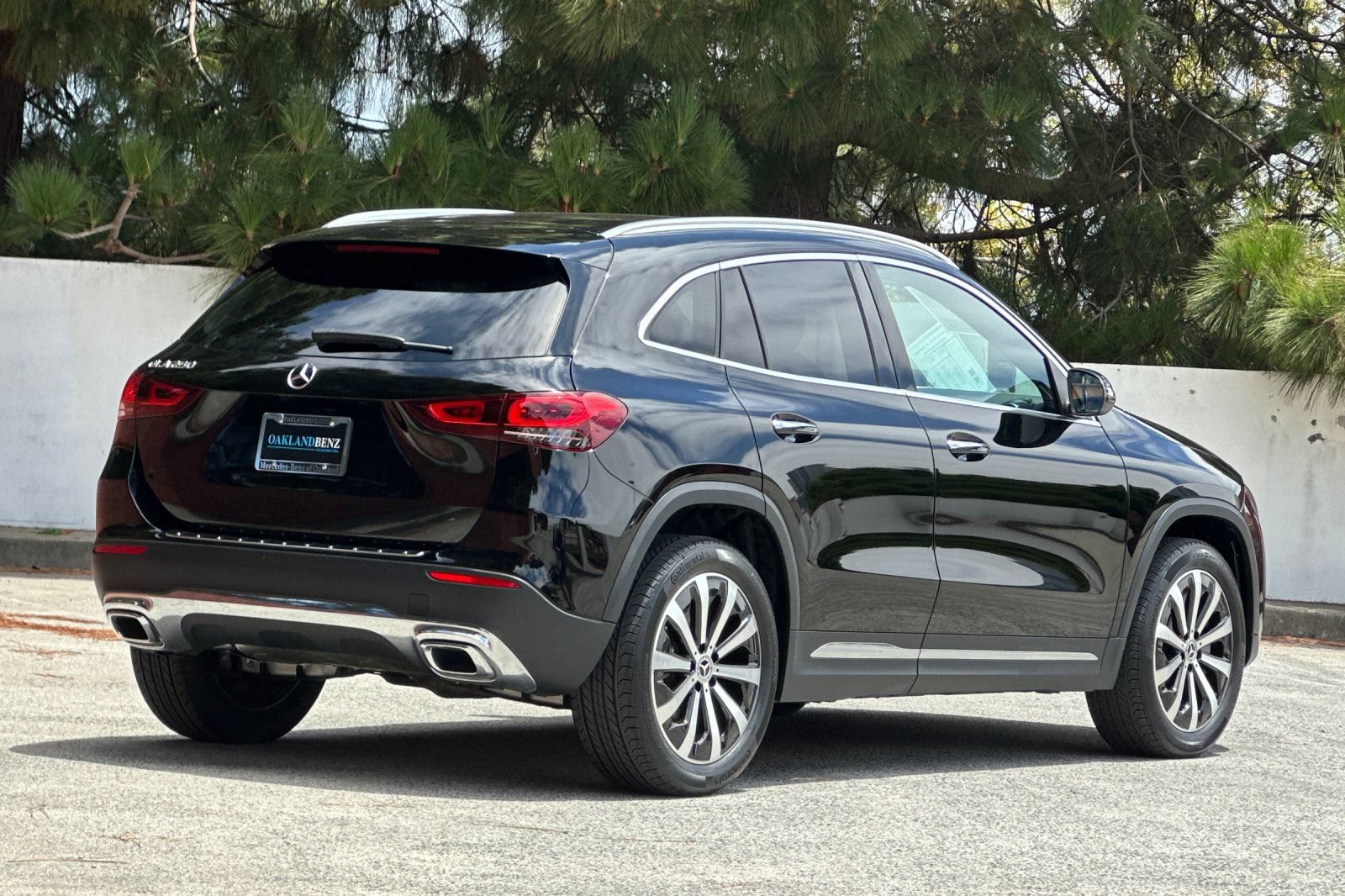 Certified 2023 Mercedes-Benz GLA 250 w/ Premium Package image 4