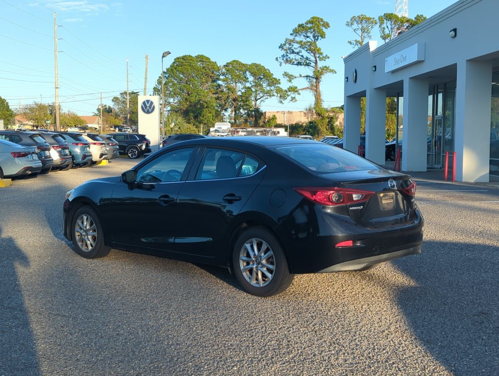 Used 2014 MAZDA MAZDA3 i Touring w/ Moonroof Package 1 FWD image 5