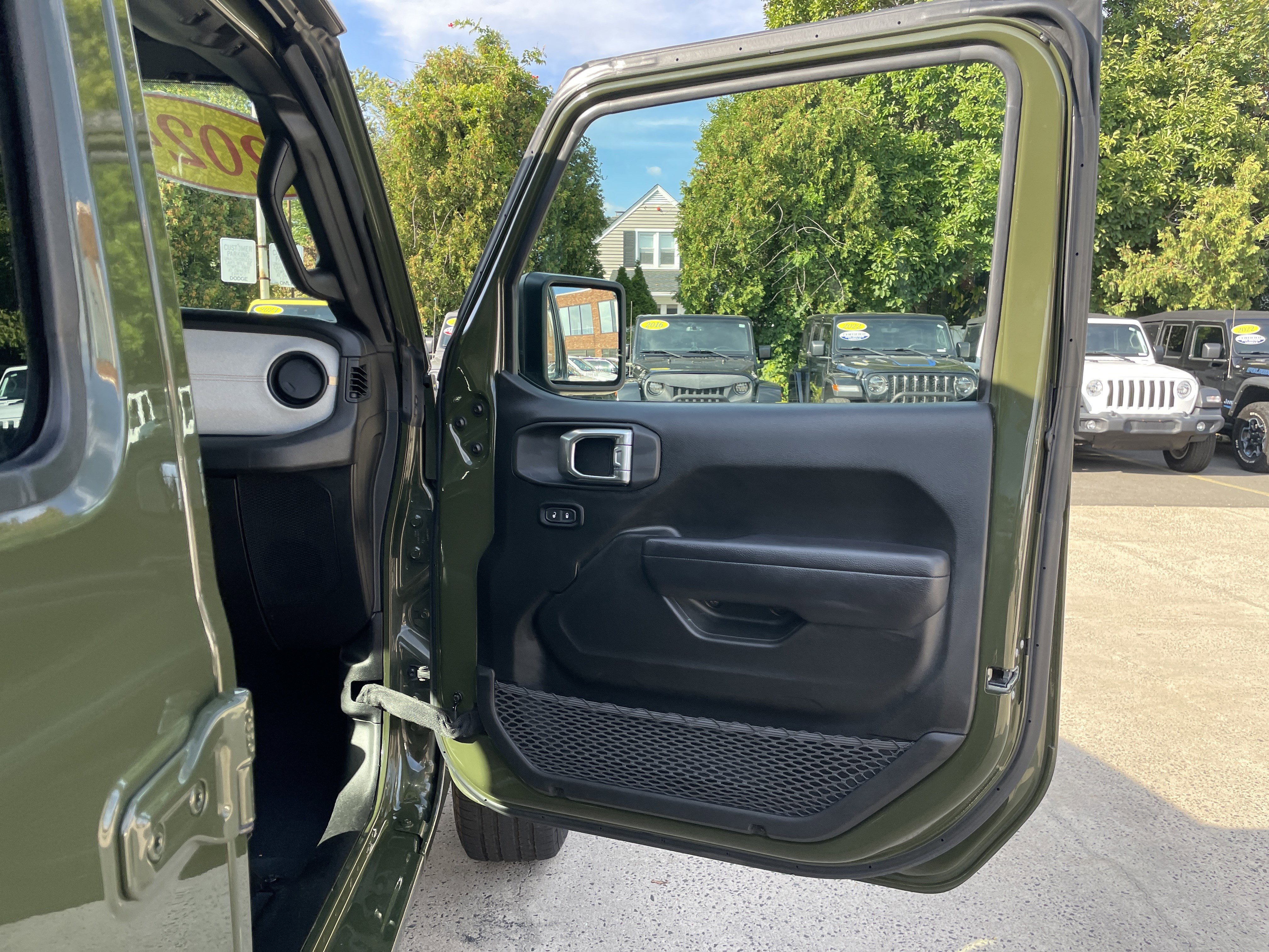 Certified 2024 Jeep Wrangler Sport S image 9