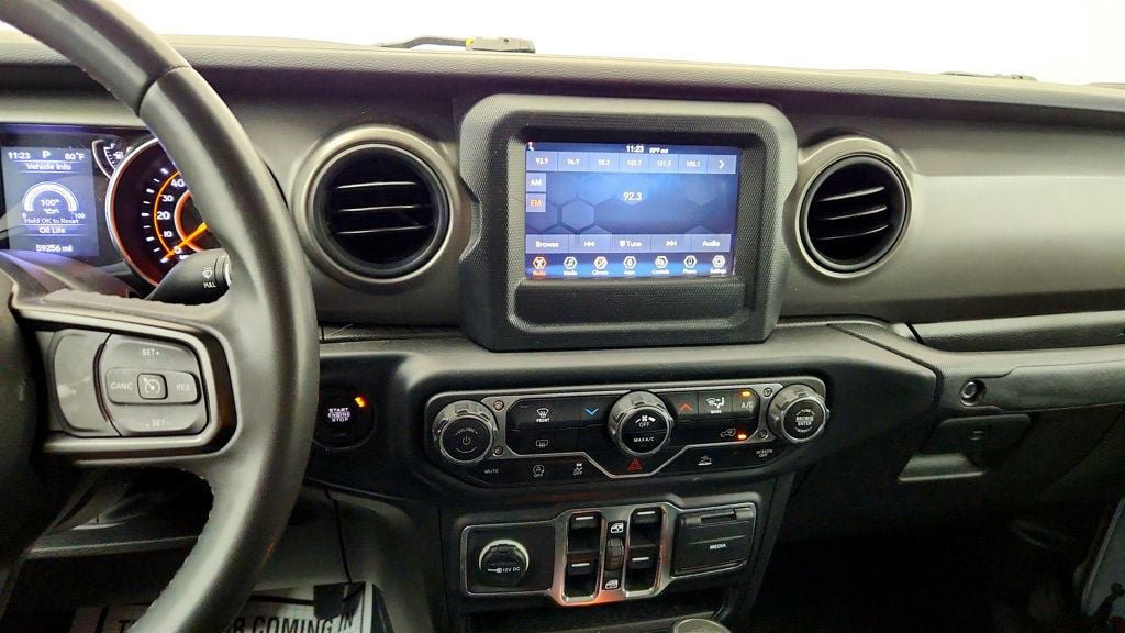 Used 2023 Jeep Gladiator Sport AWD/4WD image 16