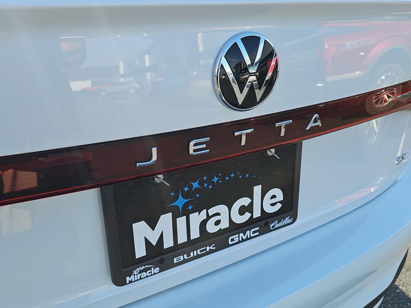 Used 2025 Volkswagen Jetta SE image 25