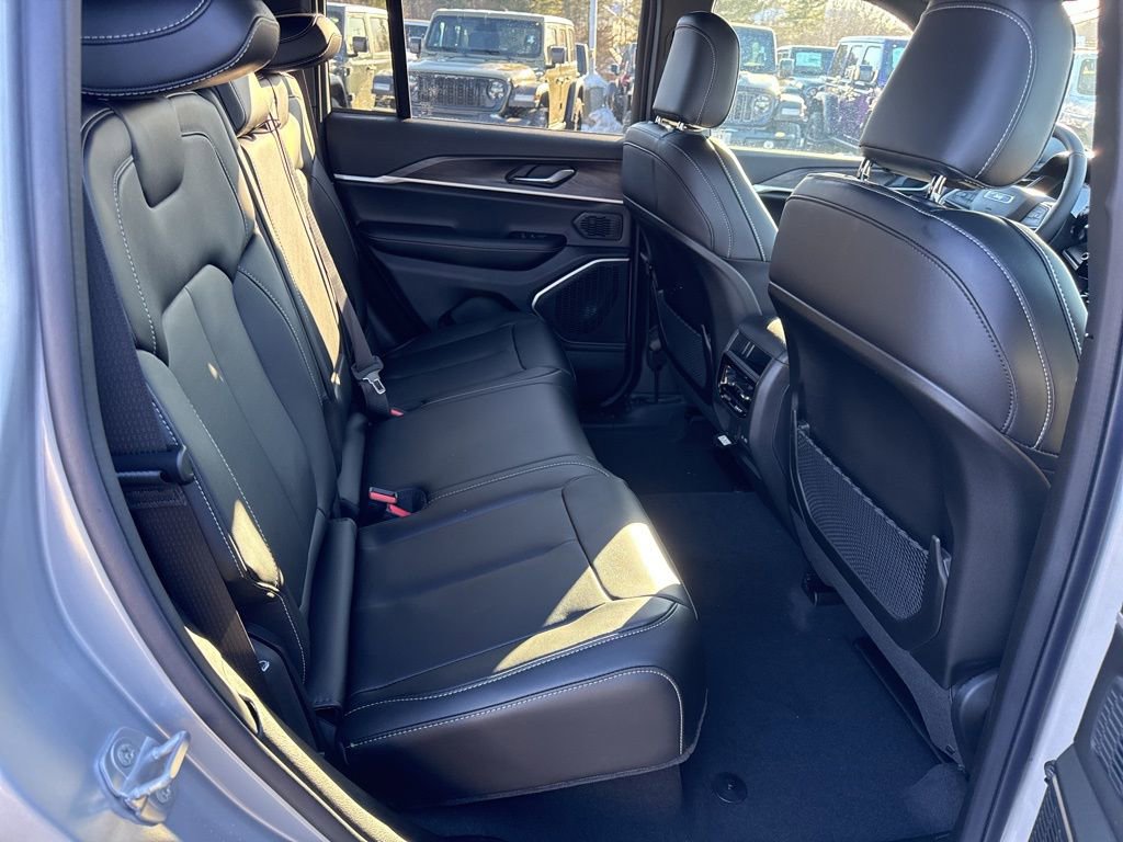 New 2026 Jeep Grand Cherokee Limited image 11