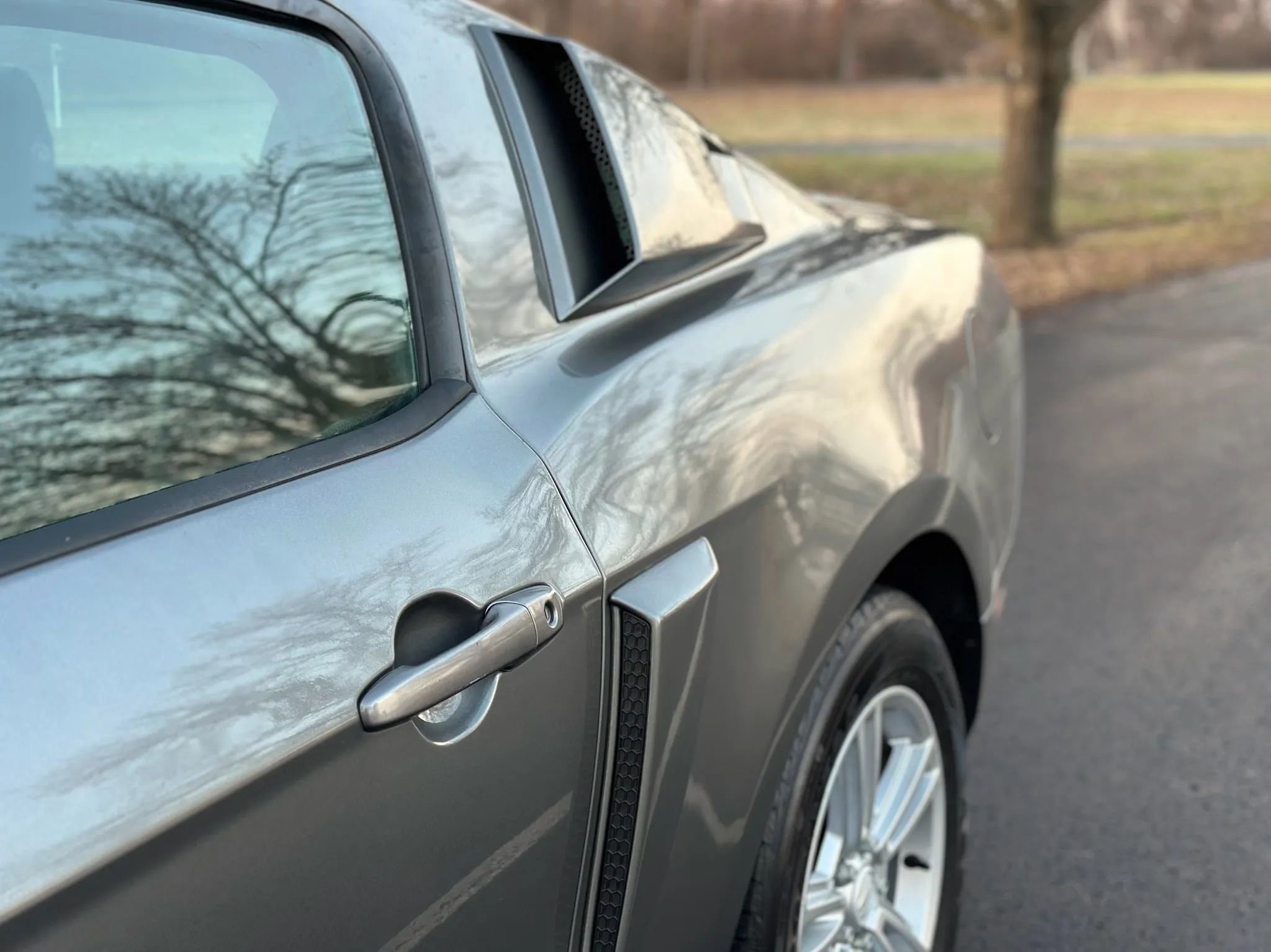 Used 2011 Ford Mustang Coupe image 26