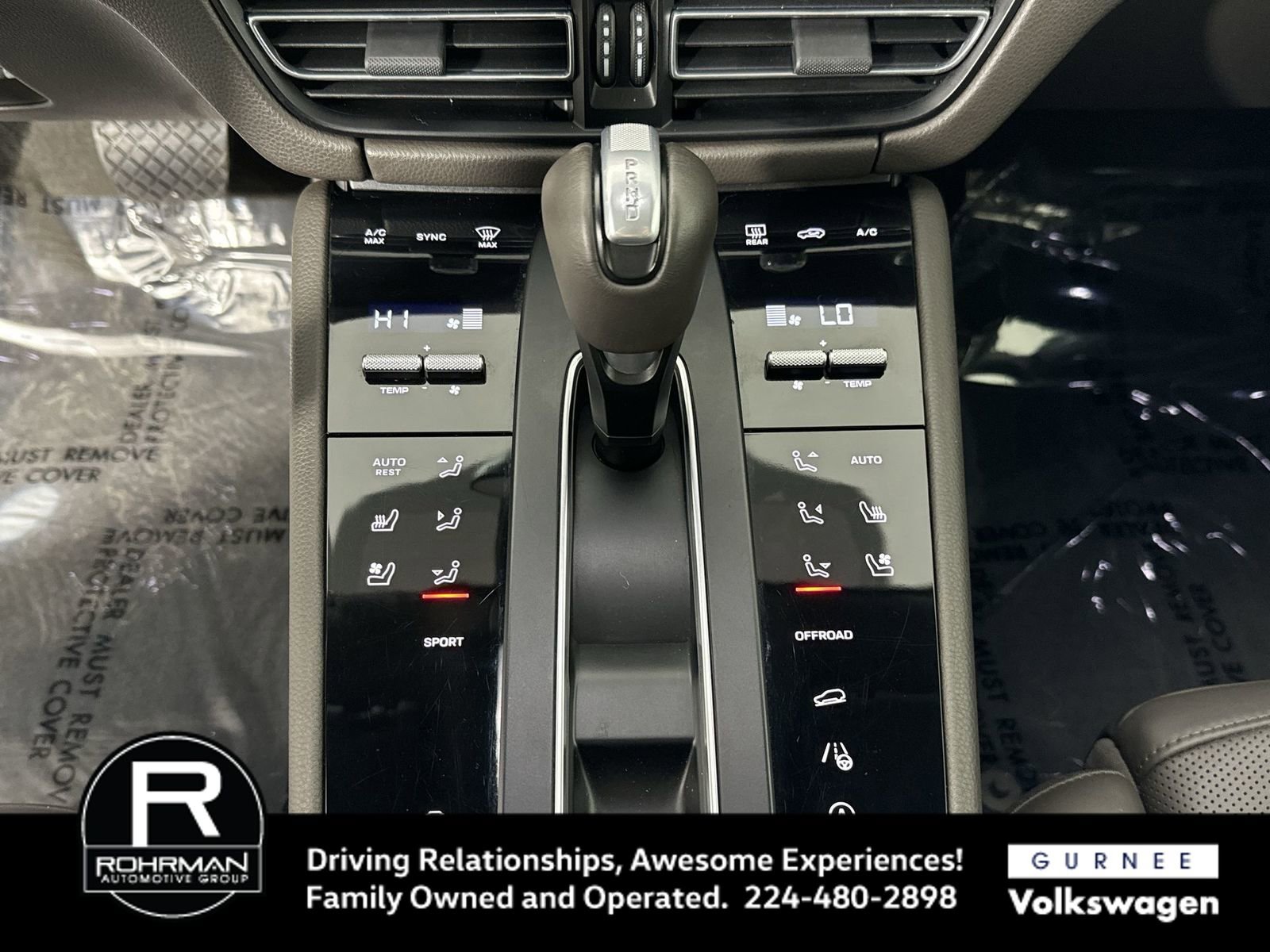 Used 2023 Porsche Macan image 9