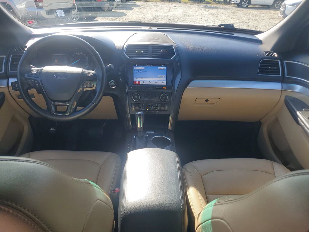 Used 2017 Ford Explorer XLT w/ Equipment Group 202A image 14