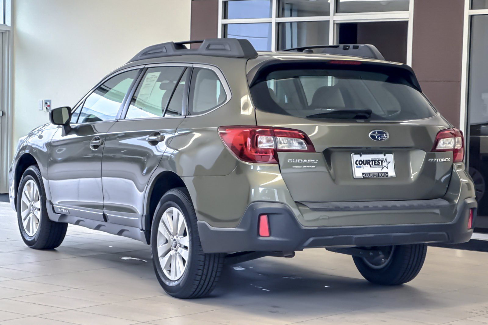 Used 2019 Subaru Outback 2.5i AWD/4WD image 6