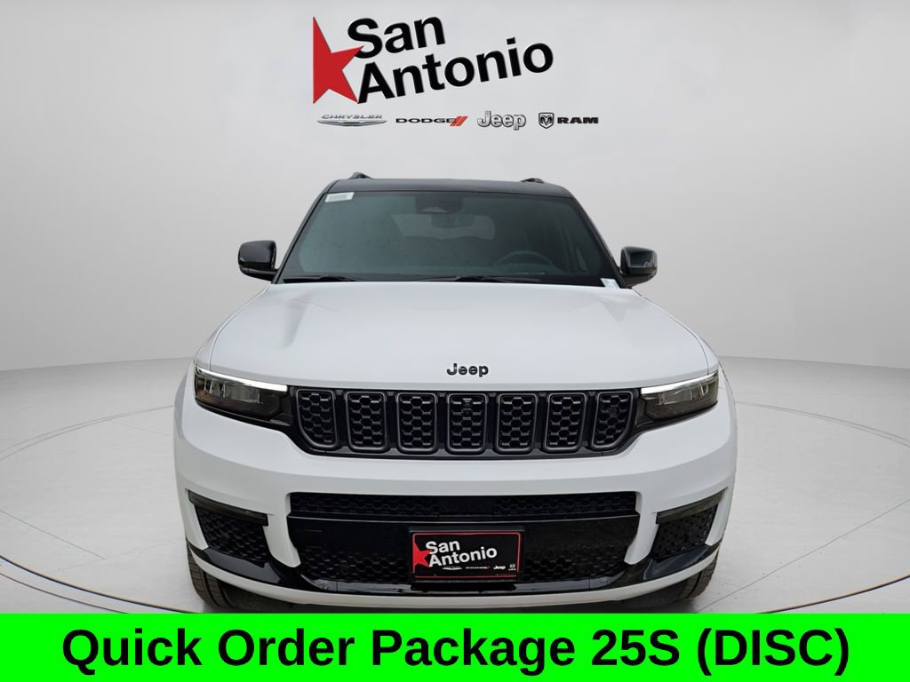 Used 2024 Jeep Grand Cherokee L Summit w/ Advanced Protech Group IV AWD/4WD image 3