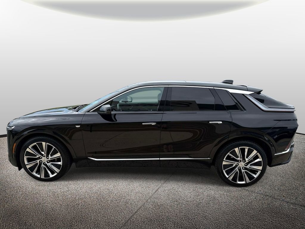 Used 2025 Cadillac Lyriq Luxury w/ LPO, Floor Liner Package image 3