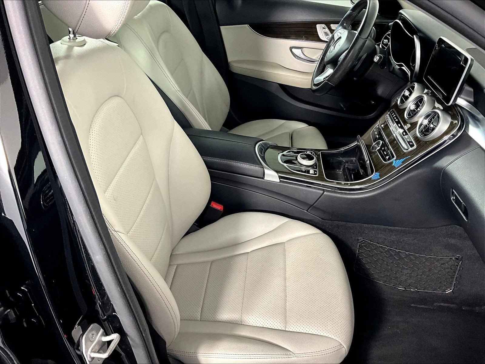 Used 2018 Mercedes-Benz C 300 4MATIC Sedan image 25