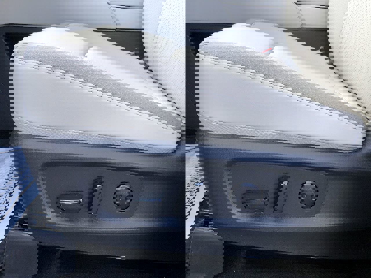 New 2026 Nissan Pathfinder SL image 24