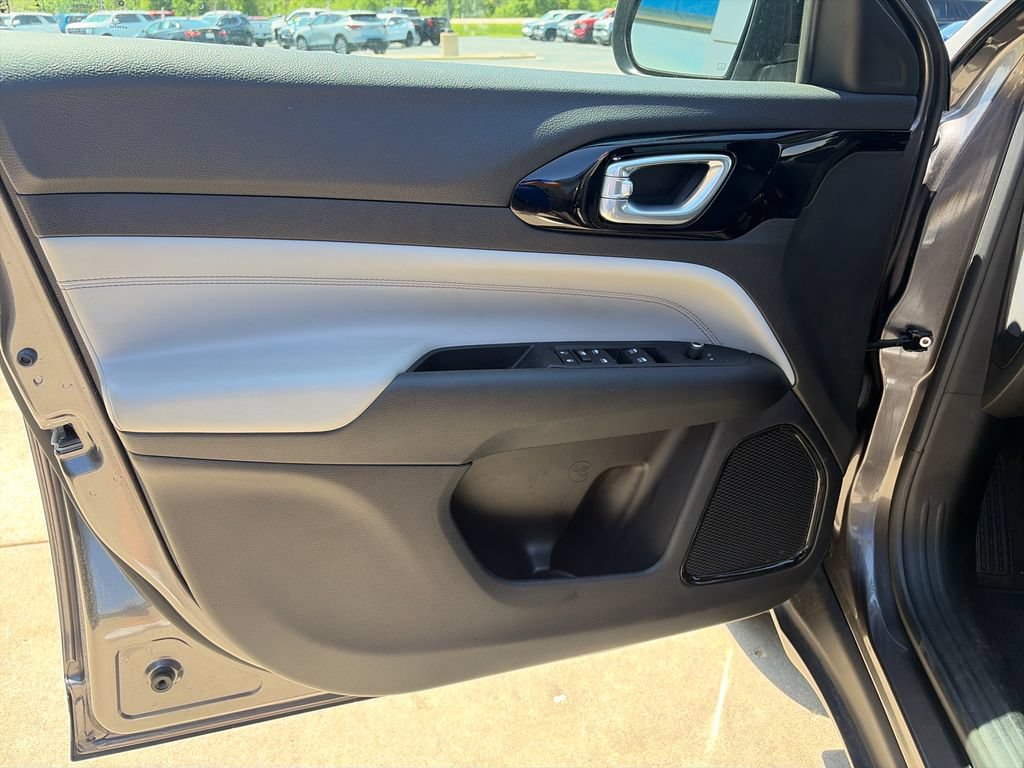Used 2022 Jeep Compass Limited AWD/4WD image 24