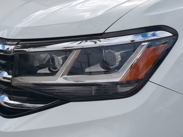 Certified 2022 Volkswagen Atlas Cross Sport SE image 7