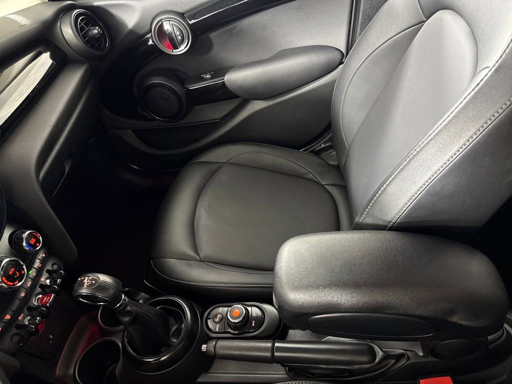 Used 2019 MINI Cooper 4-Door Hardtop image 17