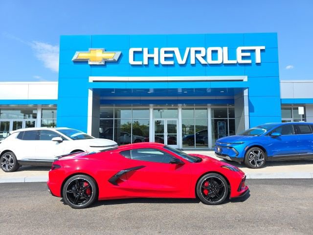 Used 2022 Chevrolet Corvette Stingray Coupe w/ 1LT RWD image 2