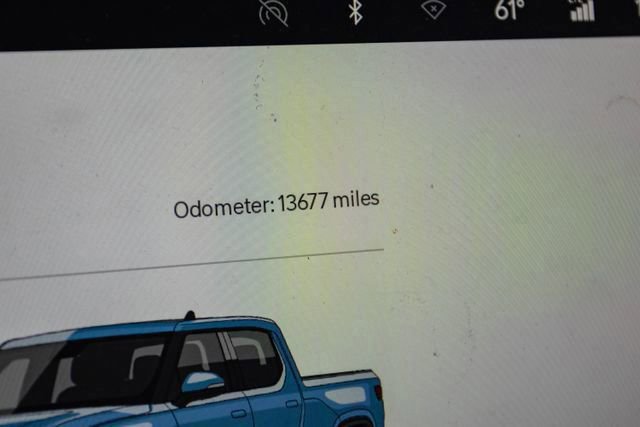 Used 2022 Rivian R1T Adventure image 19