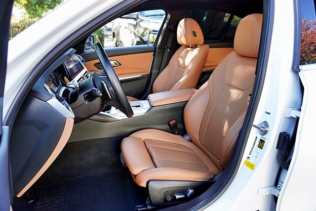 Used 2022 BMW 330i Sedan w/ Driving Assistance Package image 15