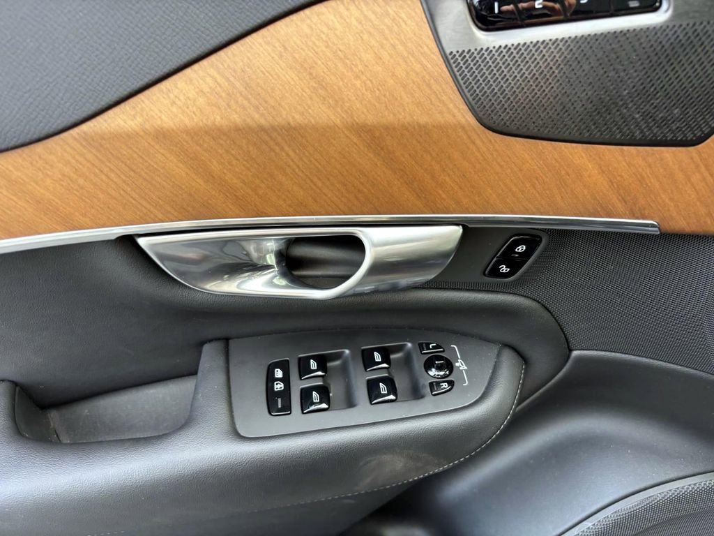 Used 2023 Volvo XC90 T8 Plus w/ Protection Package Premier image 13
