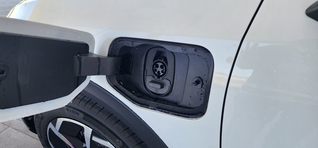 Used 2026 Chevrolet Equinox EV LT image 11