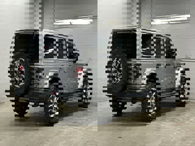 Used 2018 Jeep Wrangler Unlimited Sahara AWD/4WD image 30