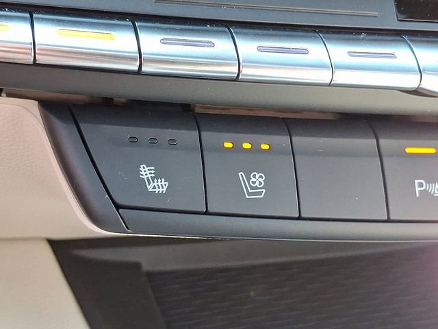 Certified 2025 Cadillac CT4 Premium Luxury image 26