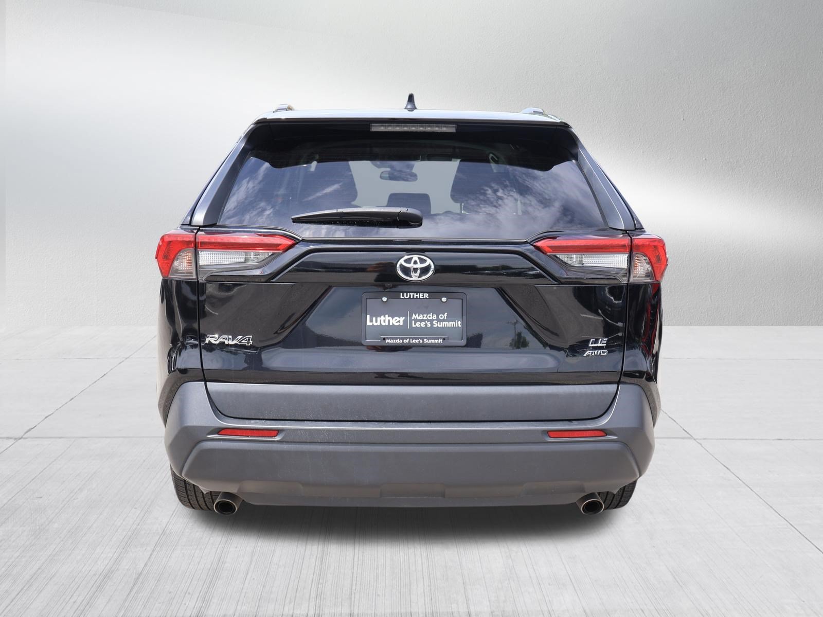 Used 2020 Toyota RAV4 LE AWD/4WD image 6