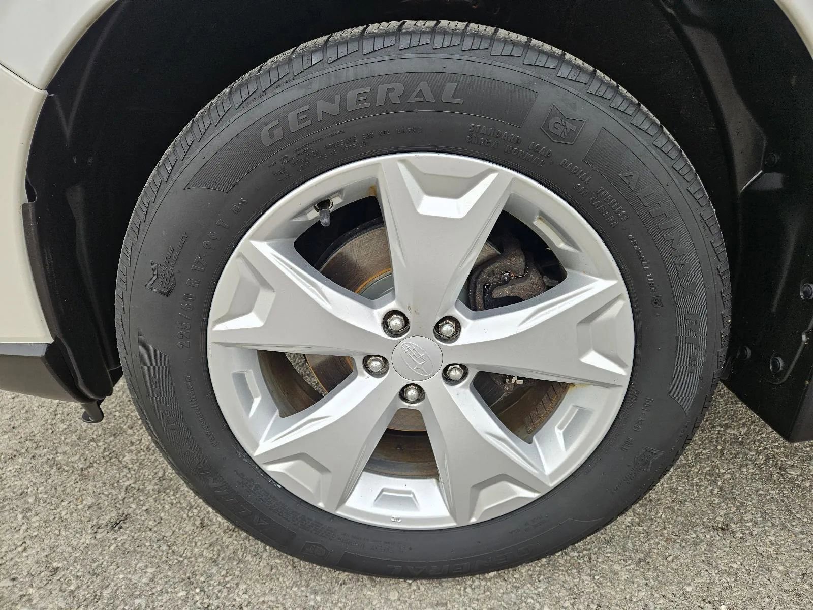 Used 2015 Subaru Forester 2.5i w/ Alloy Wheel Package image 9