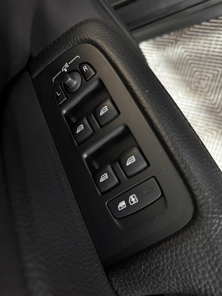 Used 2021 Volvo V60 T5 Cross Country w/ Protection Package image 22