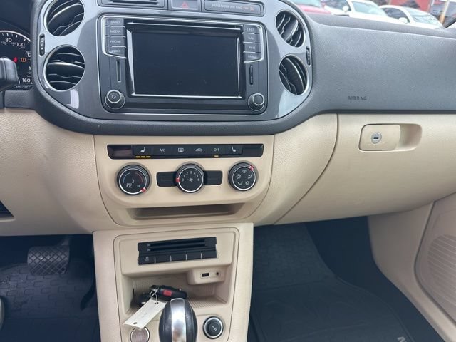 Used 2016 Volkswagen Tiguan SE FWD image 18