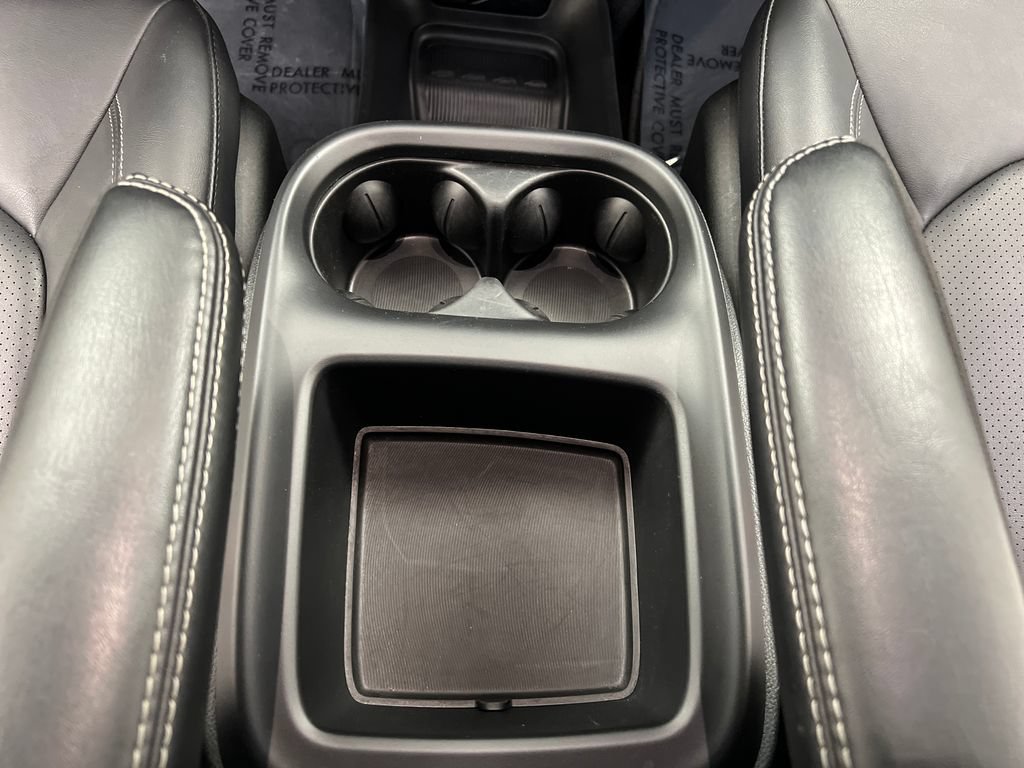 Used 2025 Chrysler Pacifica Select FWD image 50