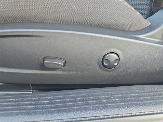 Certified 2023 Dodge Challenger R/T w/ Blacktop Package image 15