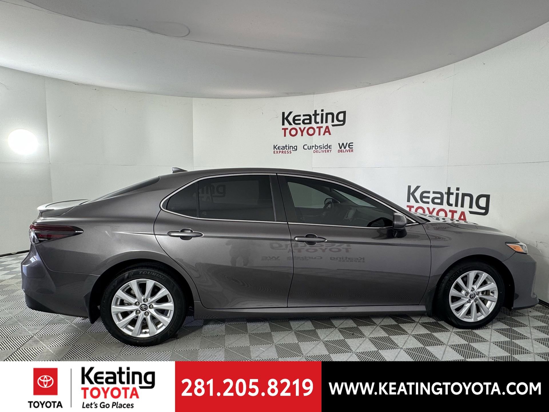Used 2022 Toyota Camry LE image 4