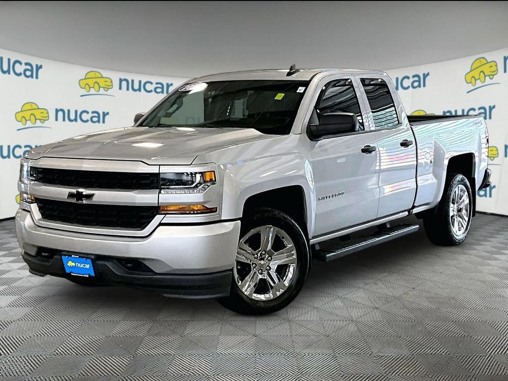 Used 2017 Chevrolet Silverado 1500 Custom w/ Custom Convenience Package AWD/4WD image 3