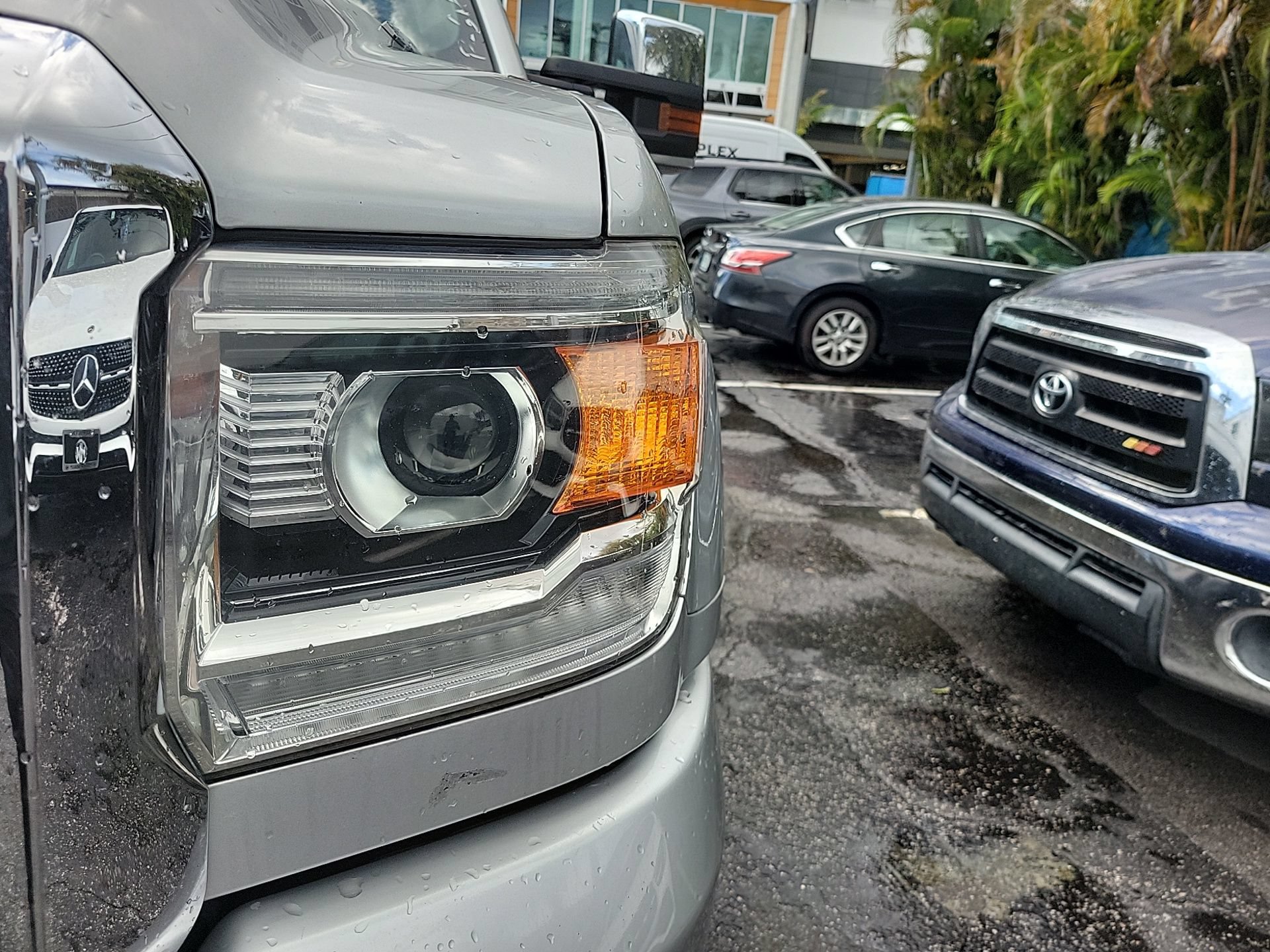 Used 2018 GMC Sierra 2500 Denali w/ Duramax Plus Package AWD/4WD image 7