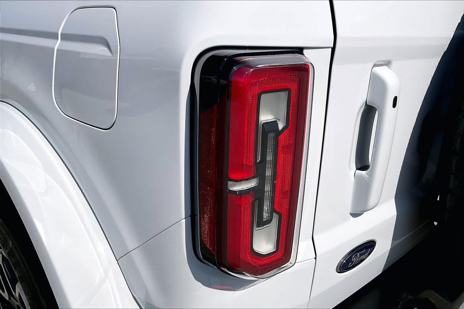 Used 2025 Ford Bronco Outer Banks AWD/4WD image 25