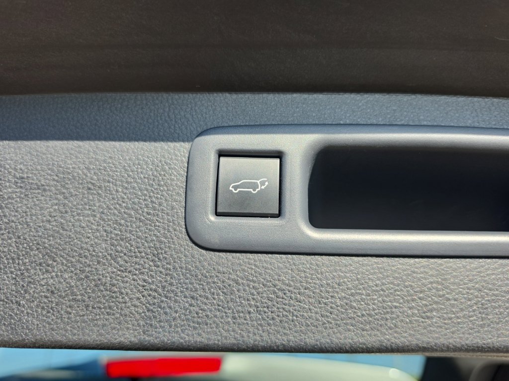 Used 2025 Toyota Highlander XLE AWD/4WD image 26