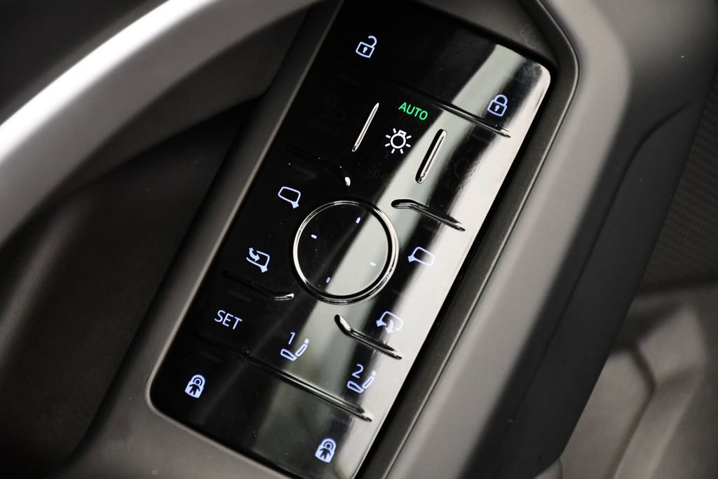 Used 2025 Audi Q5 Premium w/ Convenience Package image 33