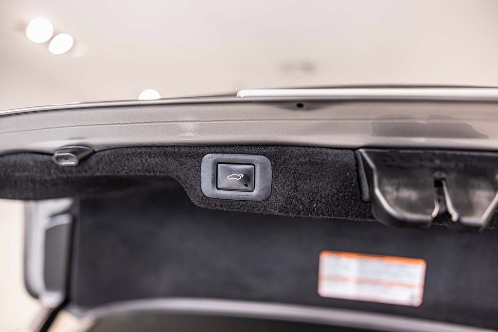 Used 2022 Lexus LS 500 F Sport w/ Accessory Package (Z1) image 18