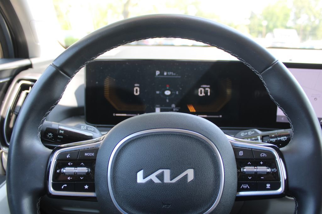 Certified 2025 Kia Sorento S w/ Panoramic Sunroof Package FWD image 26