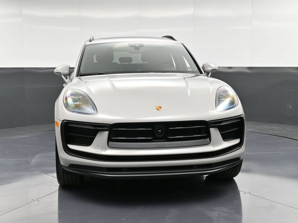 Certified 2026 Porsche Macan AWD/4WD image 11