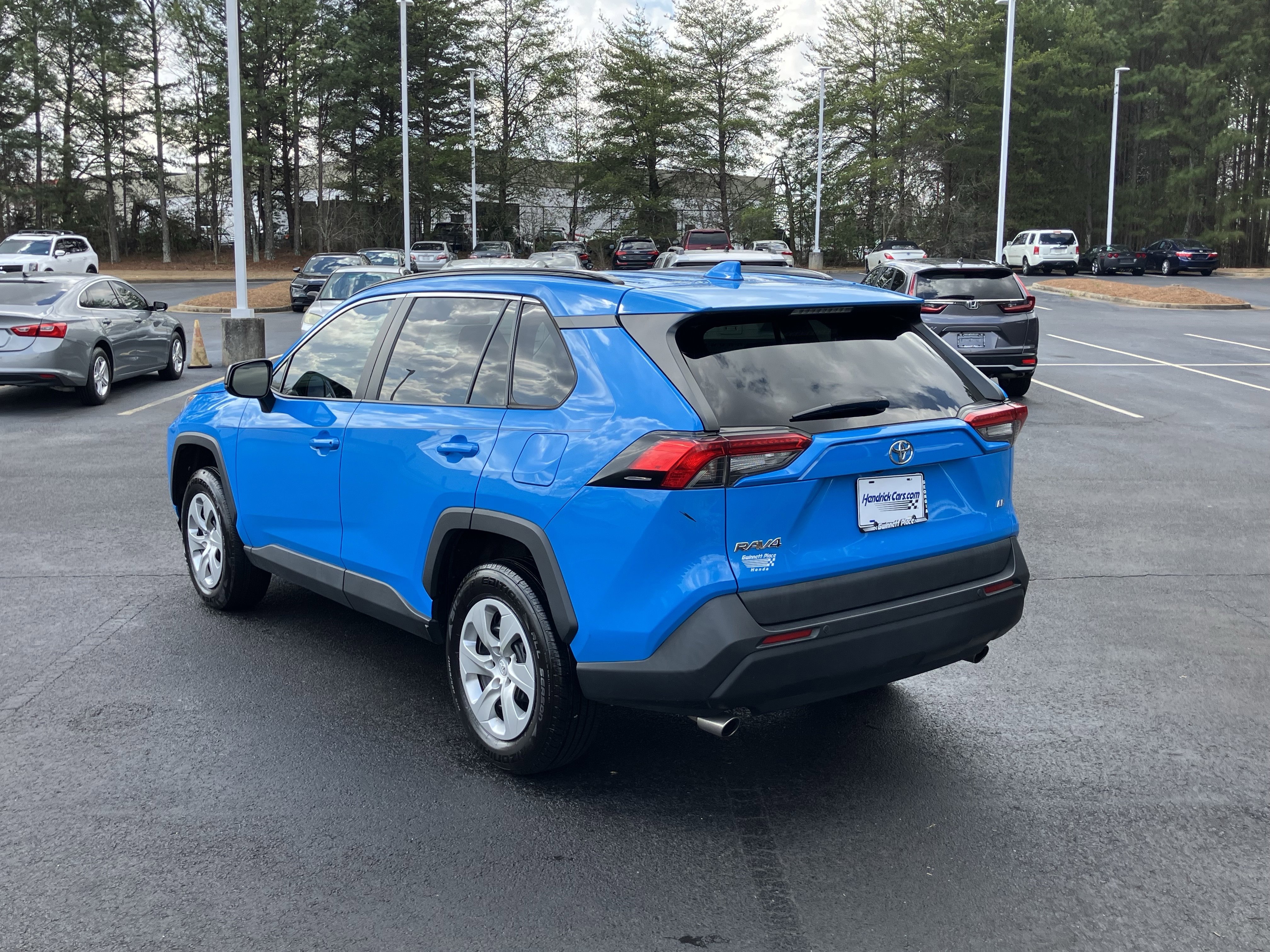 Used 2021 Toyota RAV4 LE image 8