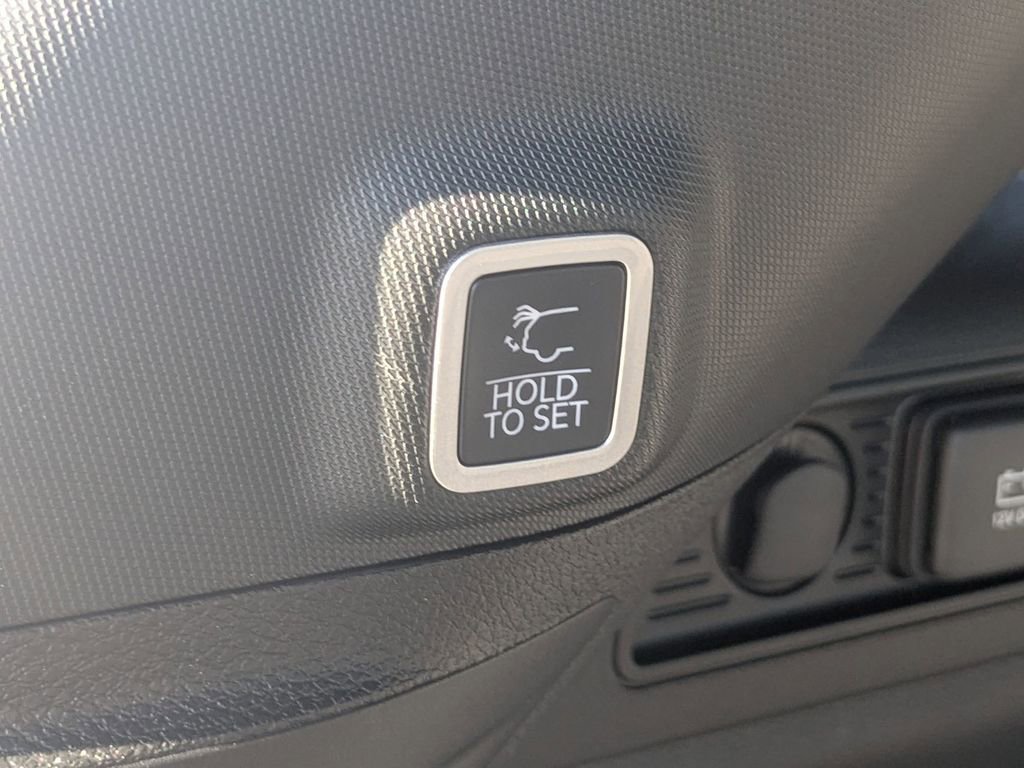 New 2025 Jeep Grand Cherokee Limited image 32