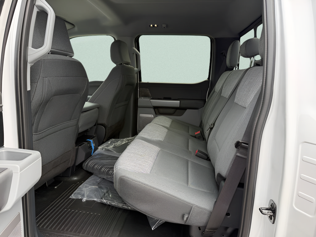 New 2026 Ford F250 XLT w/ XLT Premium Package AWD/4WD image 3