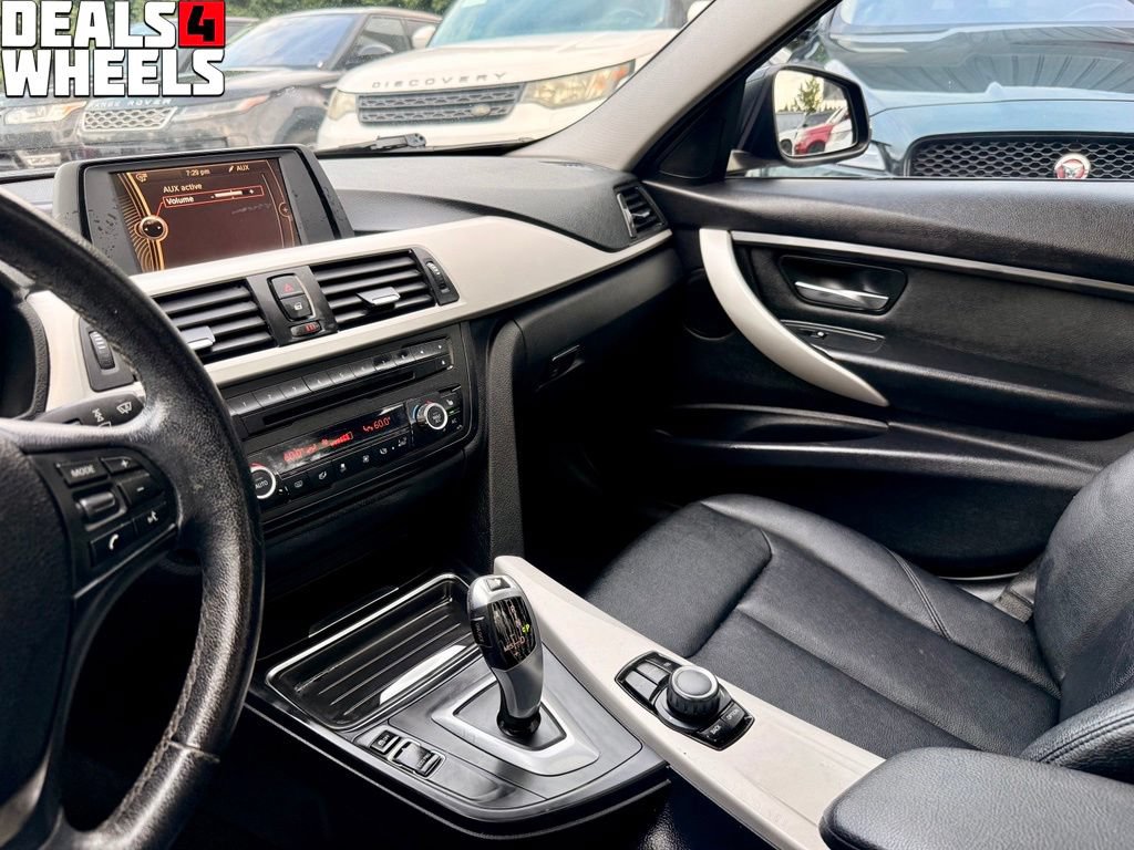 Used 2013 BMW 328i Sedan RWD image 17