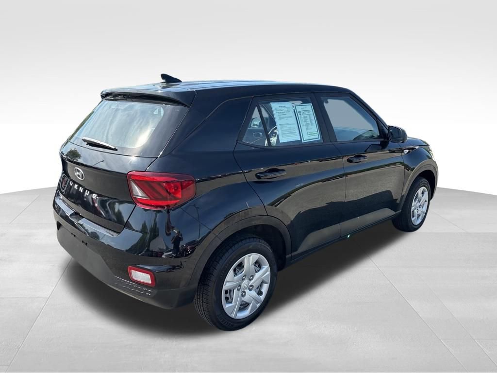 Used 2020 Hyundai Venue SE FWD image 5