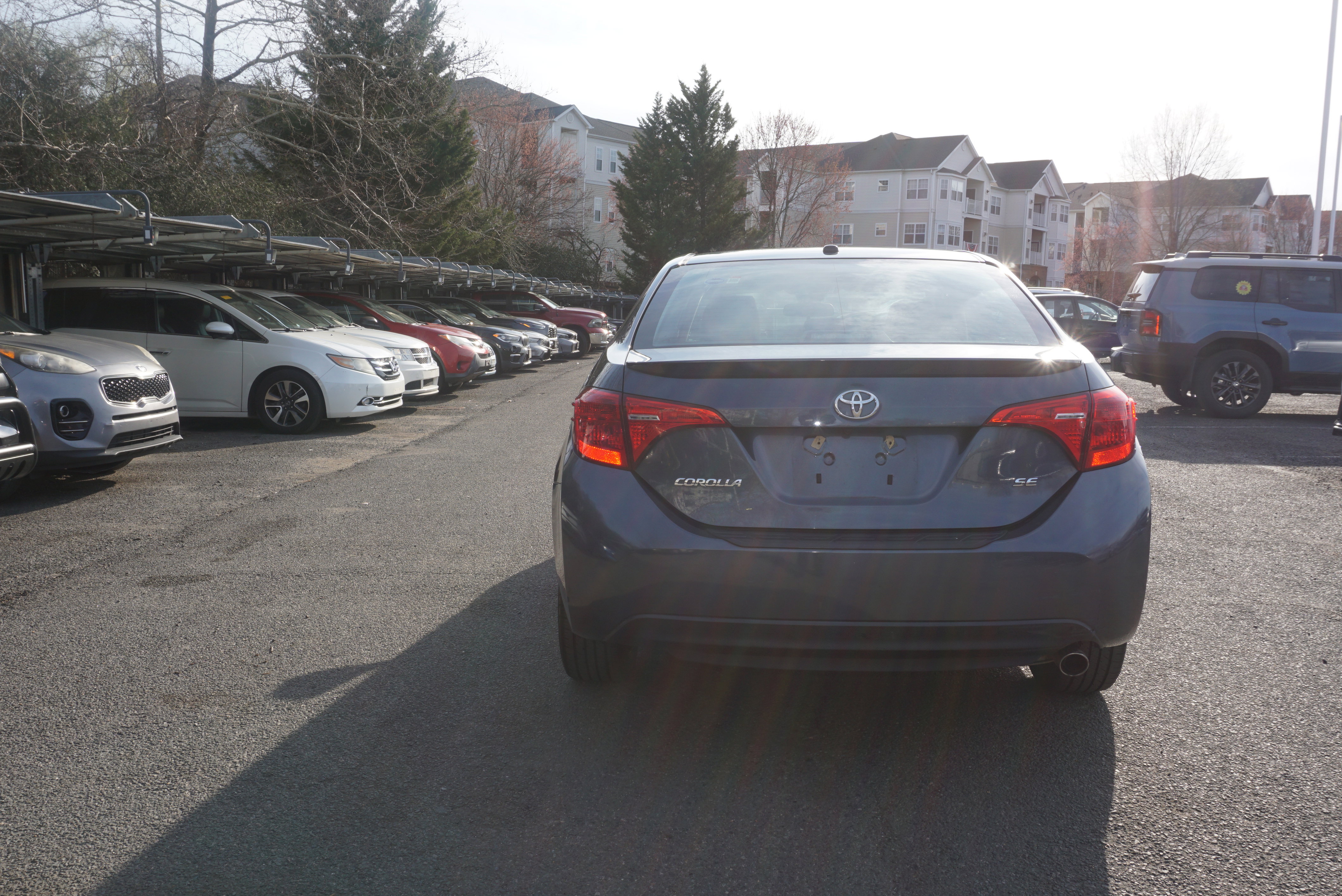 Used 2018 Toyota Corolla SE w/ SE Premium Package image 5