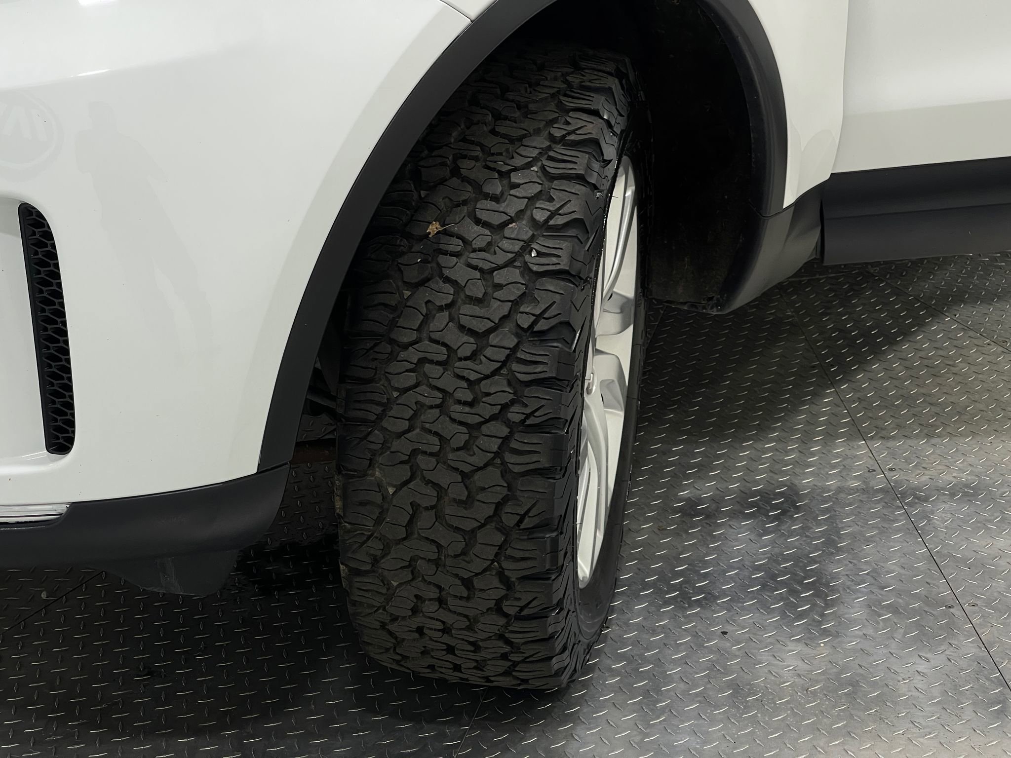 Used 2018 Land Rover Discovery HSE image 36